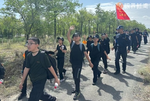 50名萌娃的乌鲁木齐市.jpeg