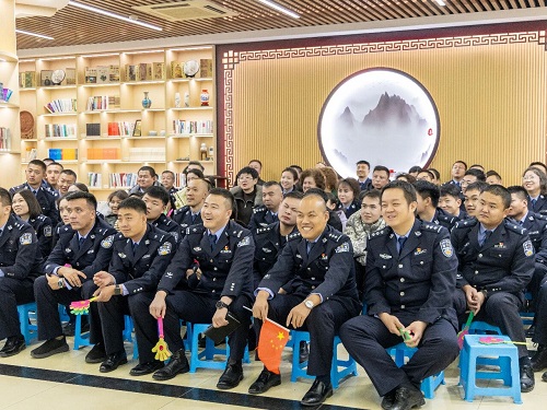 812f837731.jpg 乌鲁木齐.jpg